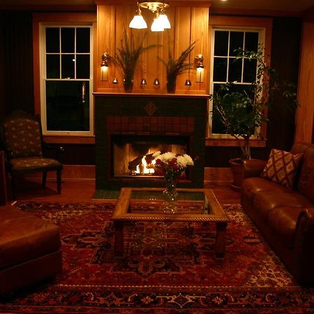 Cameron House Inn マンテオ エクステリア 写真