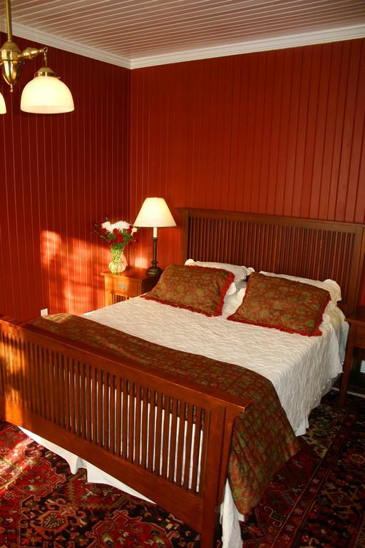 Cameron House Inn マンテオ エクステリア 写真