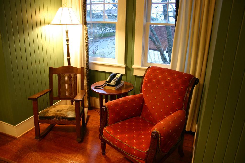 Cameron House Inn マンテオ エクステリア 写真