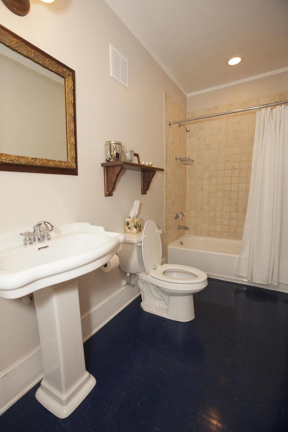 Cameron House Inn マンテオ エクステリア 写真