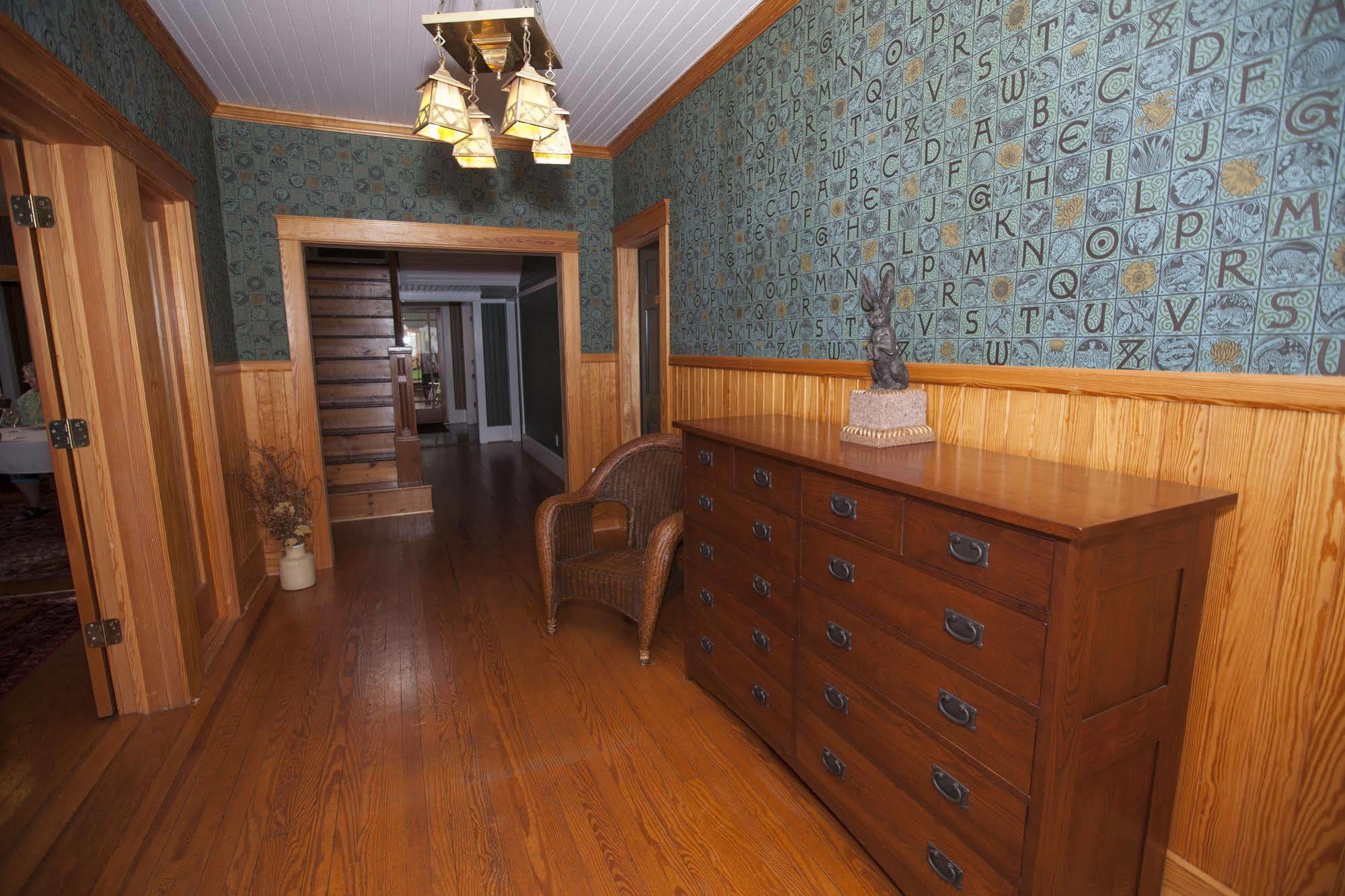Cameron House Inn マンテオ エクステリア 写真